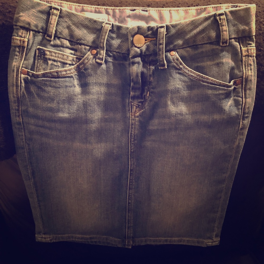 Gap 1969 denim mini skirt